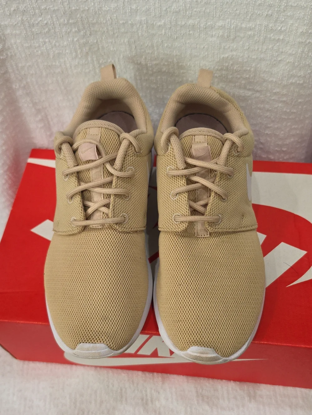 ☆ Nike Roshe One Desert Ore Tan & White Mesh Casual Sneaker ☆ Womens Size 7 ☆